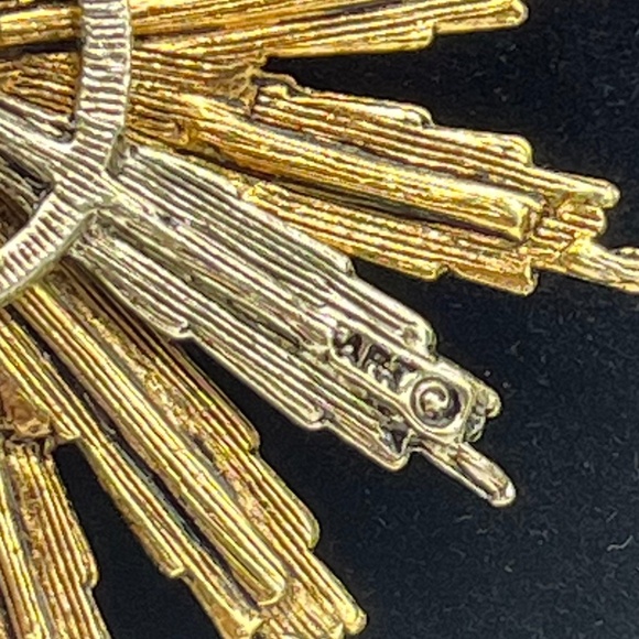 Vintage ART CO. Starburst/ Triple Flower, chained necklace. - Picture 10 of 10